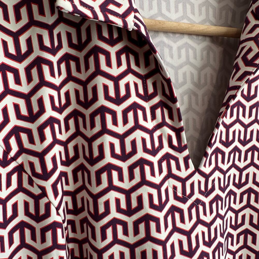 J. McLaughlin Women's Levia Catalina Cloth Sheath Dress Garnet Red Geometric M - Picture 3 of 7